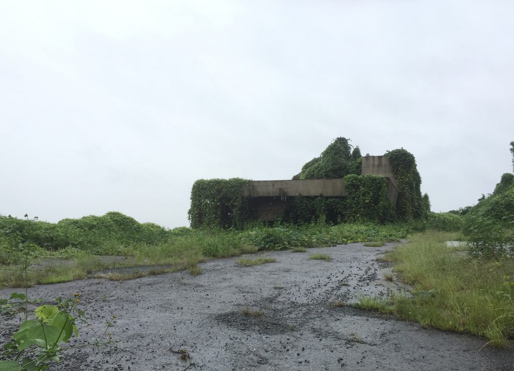 要塞みたいでカッコイイ廃墟