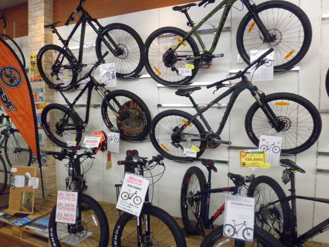 MTB（マウンテンバイク）が気になっている方は、ぜひ三島店にご来店ください。