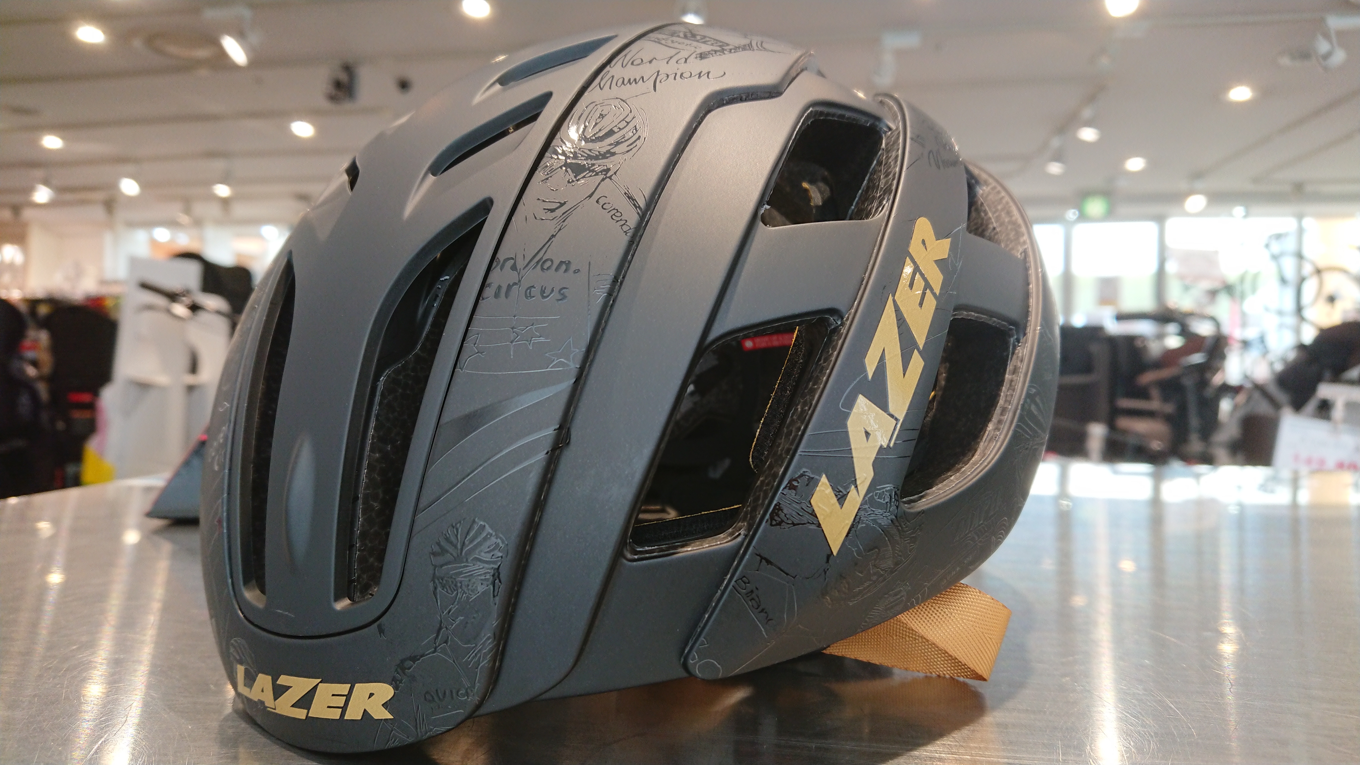 LAZER センチュリーAF 100周年記念限定カラー 入荷しました サイクル