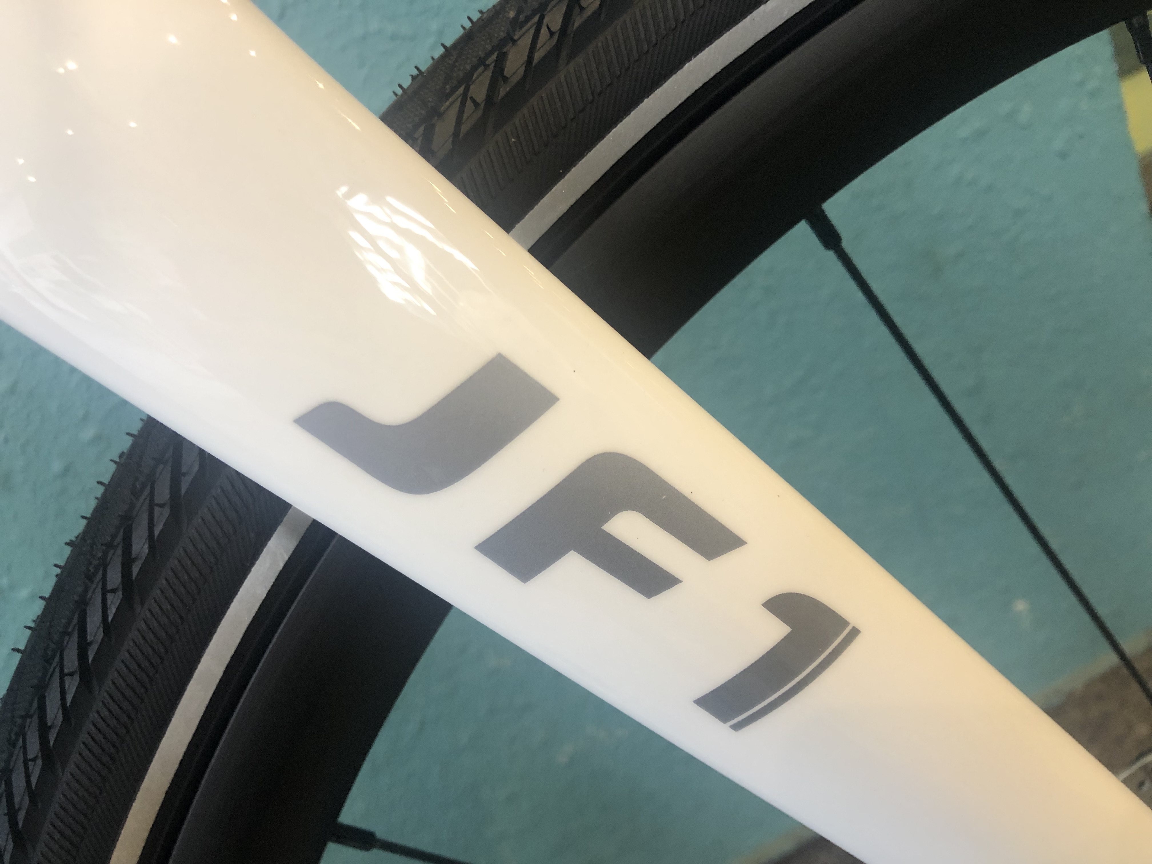 BESV！JF1！入荷速報！ ル・サイクベイタウン本牧 | 自転車専門店