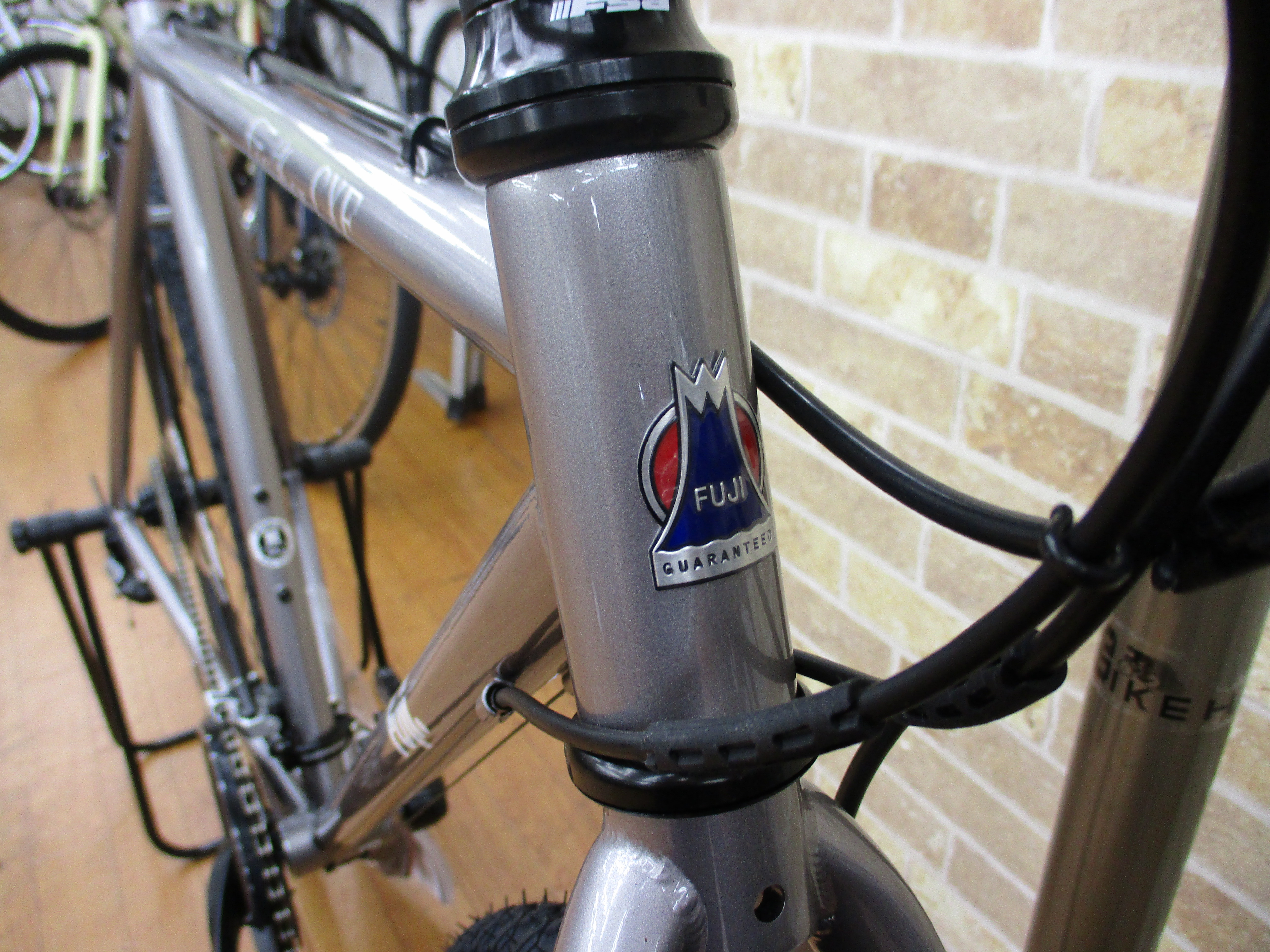 自転車パーツまとめボックス (注:説明文をお読みください) 自転車パーツまとめボックス (注:説明文をお読みください) 自転車