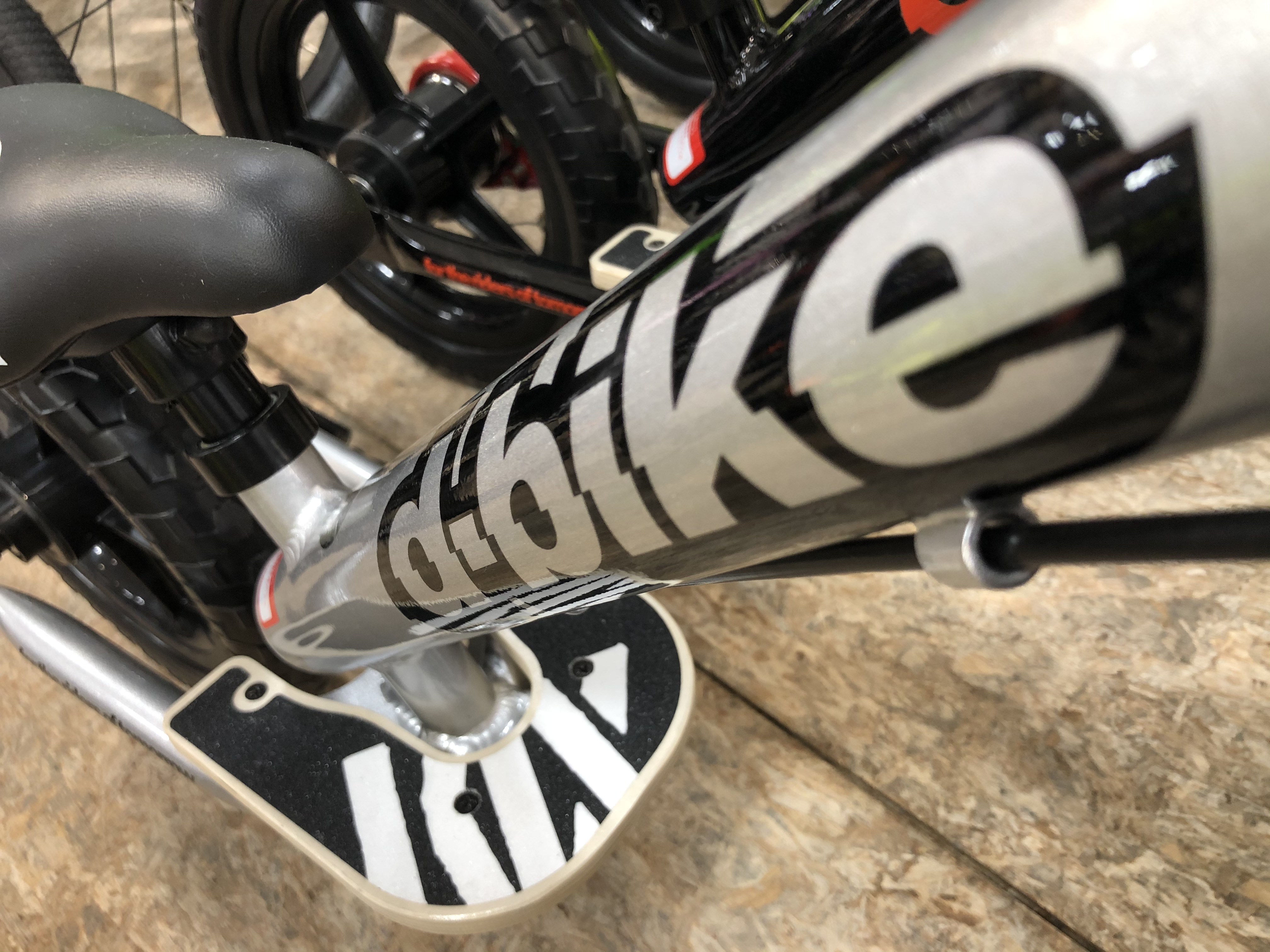 D-Bike】キックバイクにも「機能」を【KIX AL】 サイクルスポットル・サイク南大沢店 | 自転車専門店 サイクルスポット/ル・サイク D-Bike】キックバイクにも「機能」を【KIX AL】 サイクルスポットル・サイク南大沢店 | 自転車専門店 サイクルスポット/ル・サイク