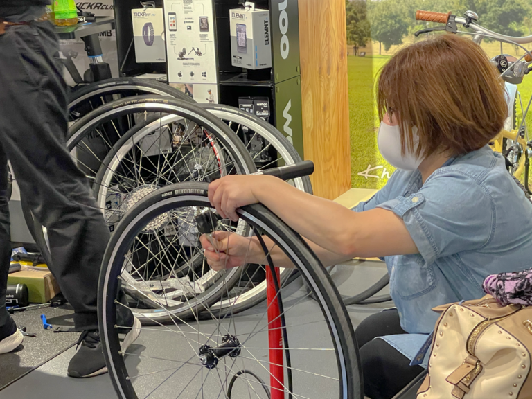 自転車 パンク させる 方法