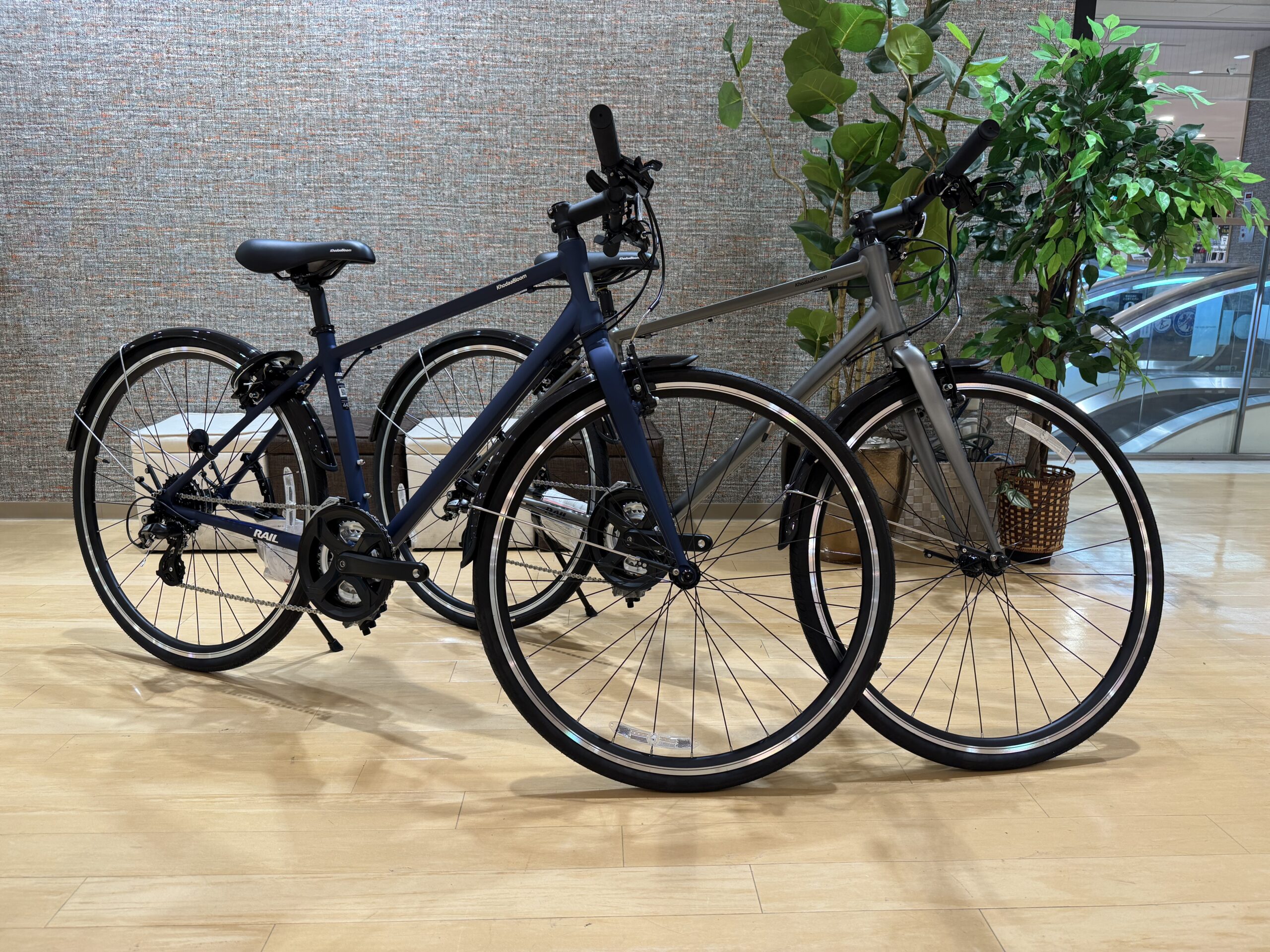 泥除けも鍵も初期装備！「RAIL ST PLUS」